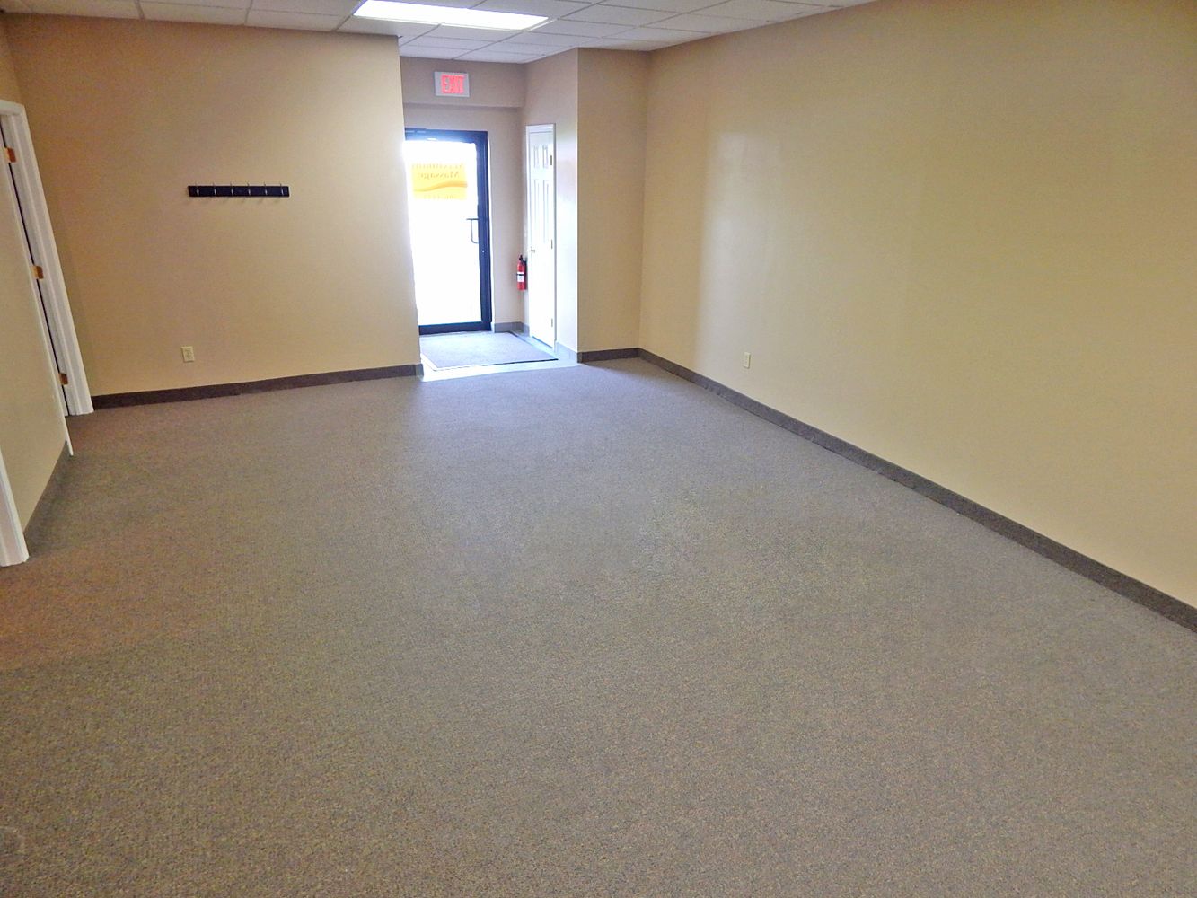 Suite C, Side Center